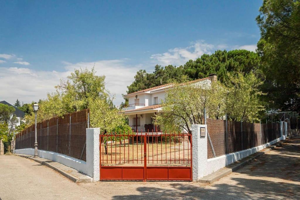 La Estacion Casa Hortensia. Barbacoa En Robledo De Chavela מראה חיצוני תמונה